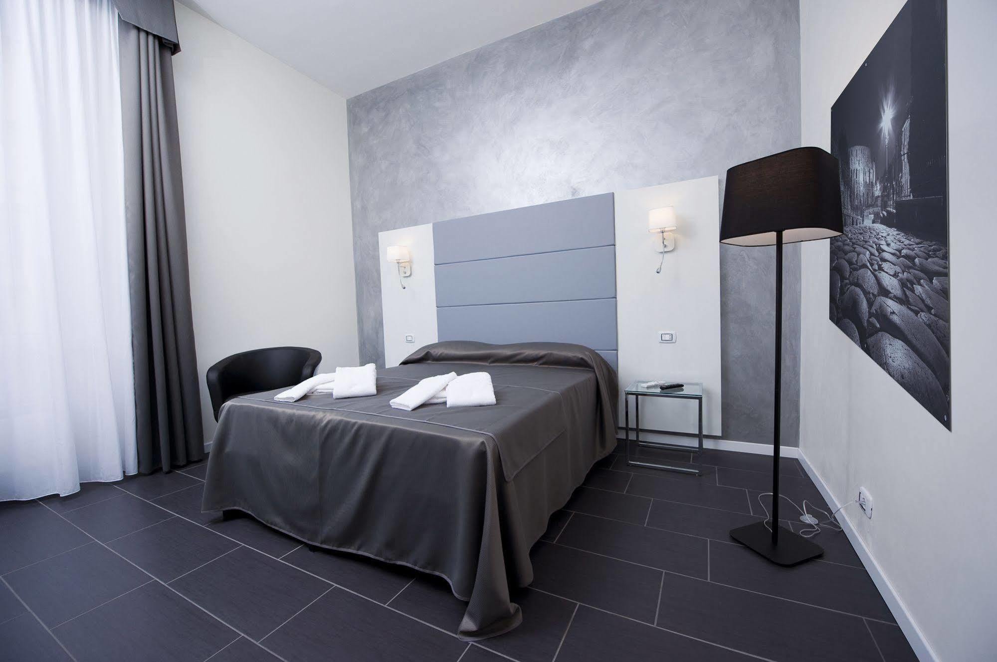 Hotel Grey&White Rzym Zewnętrze zdjęcie