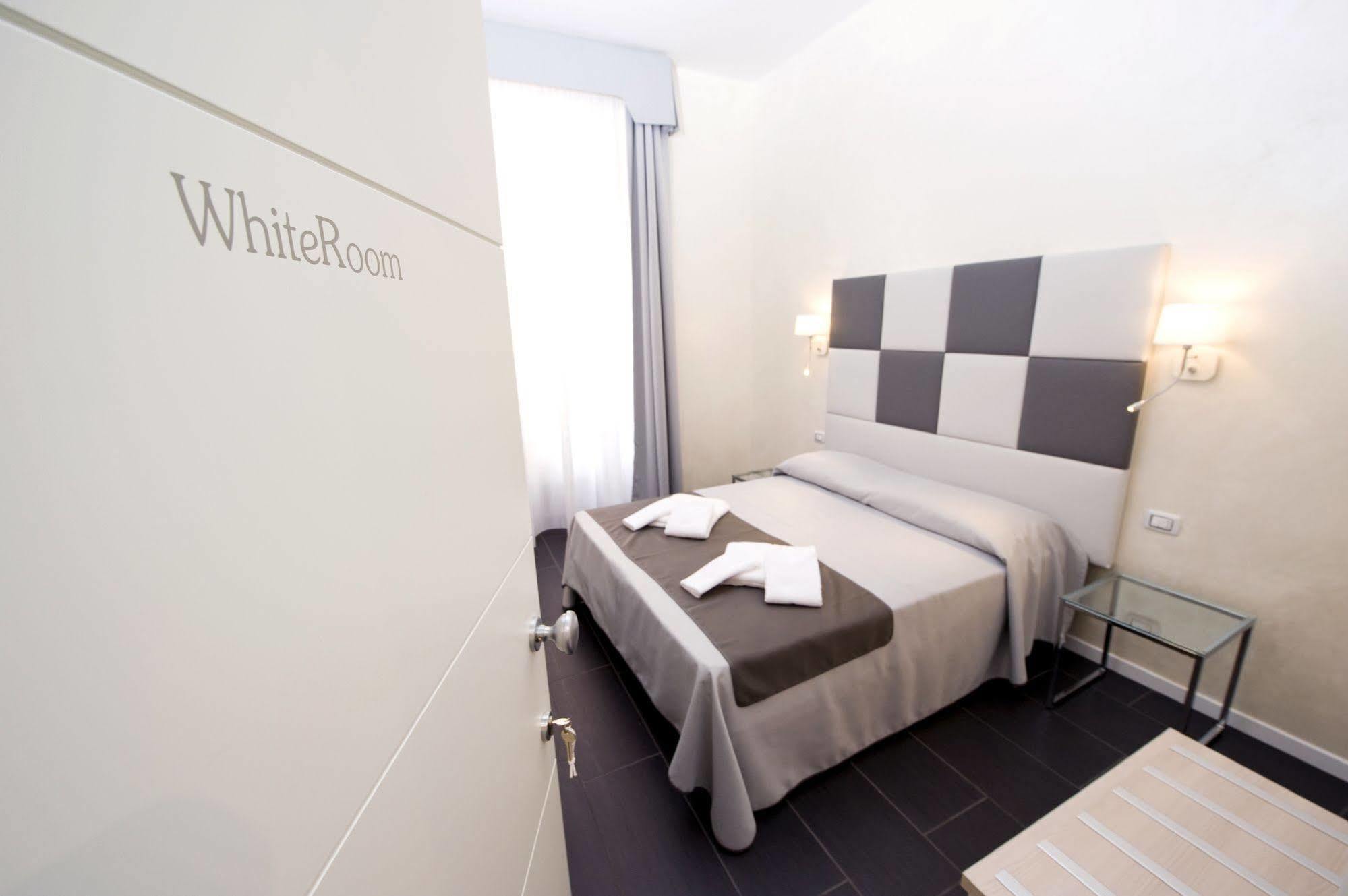 Hotel Grey&White Rzym Zewnętrze zdjęcie